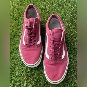 Vans Old Skool burgundy/White Sneaker Sz(7.5 men’s 9 women’s